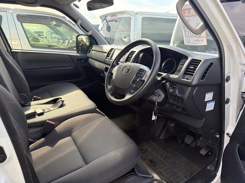 2023 Toyota Hiace DX 5 Door, photo 2