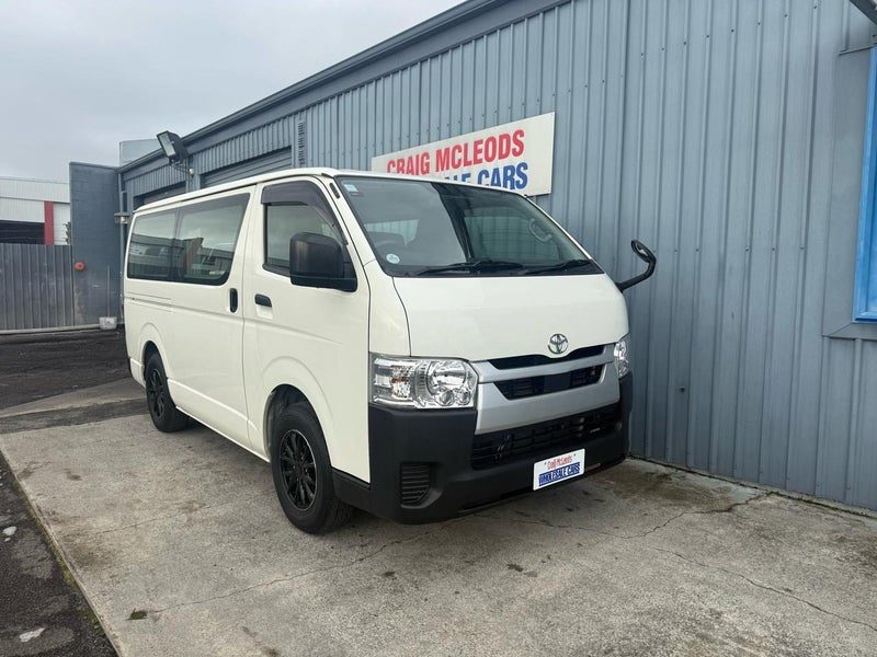2022 Toyota Hiace DX 5 Door, main photo