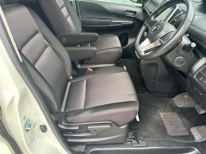 2017 Nissan Serena HIGHWAY STAR S- HYBRID, photo 2