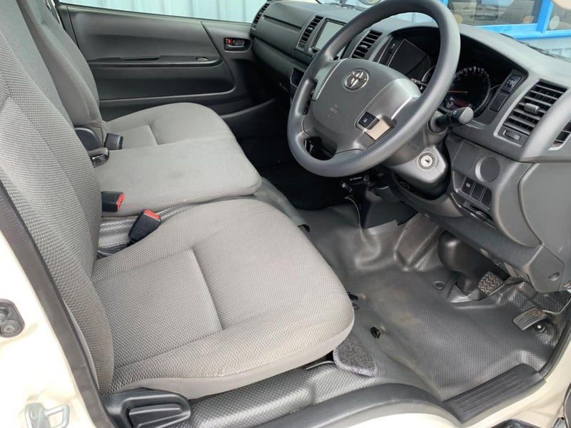 2018 Toyota Hiace DX High Roof, photo 2