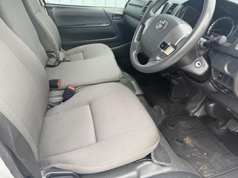 2019 Toyota Hiace DX 5 Door 4WD 6 Seater, photo 2
