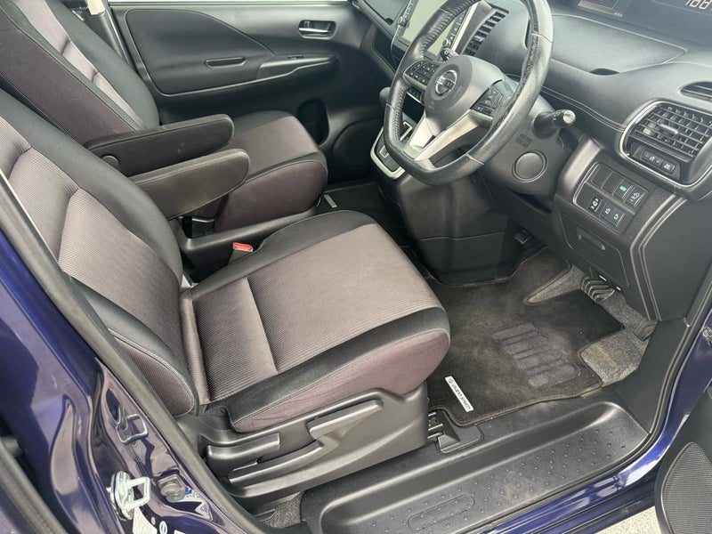 2017 Nissan Serena Highway Star S-Hybrid, photo 2