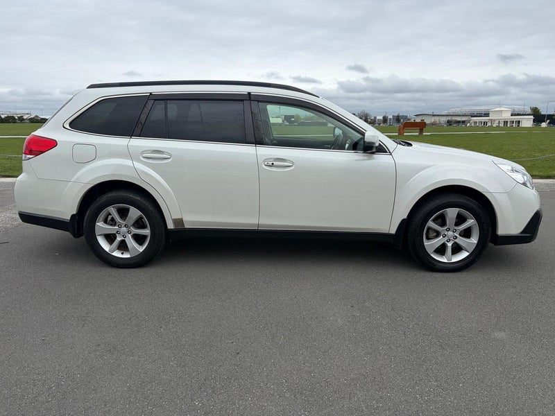 2013 Subaru Outback EyeSight, Leather, photo 2