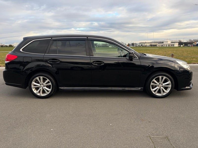2013 Subaru Legacy Side Airbags, EyeSight, photo 2