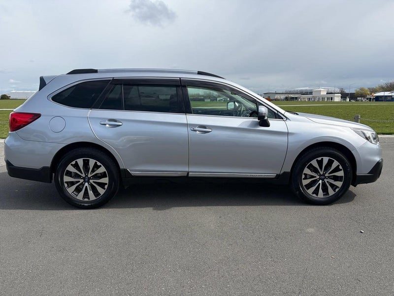 2017 Subaru Outback EyeSight, Leather, photo 2