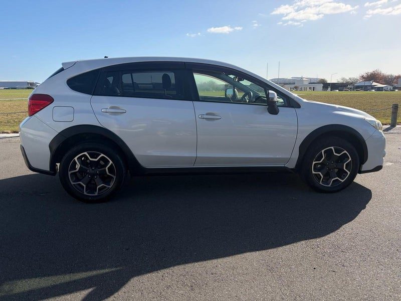 2013 Subaru XV EyeSight, Leather, photo 2