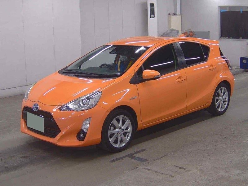 2016 Toyota Aqua, photo 2