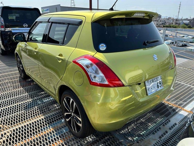 2014 Suzuki Swift, photo 2