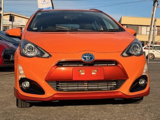 2015 Toyota Aqua, photo 2
