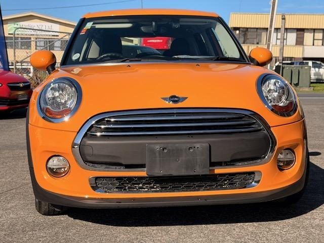 2015 MINI One, photo 2