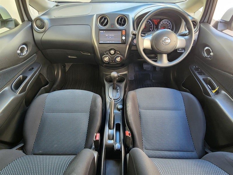 2014 Nissan Note X 5-Door Hatchback, photo 3