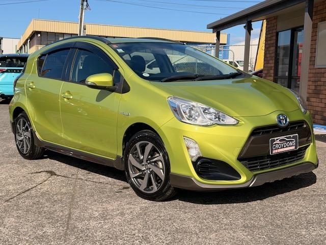 2015 Toyota Aqua X Urban, main photo