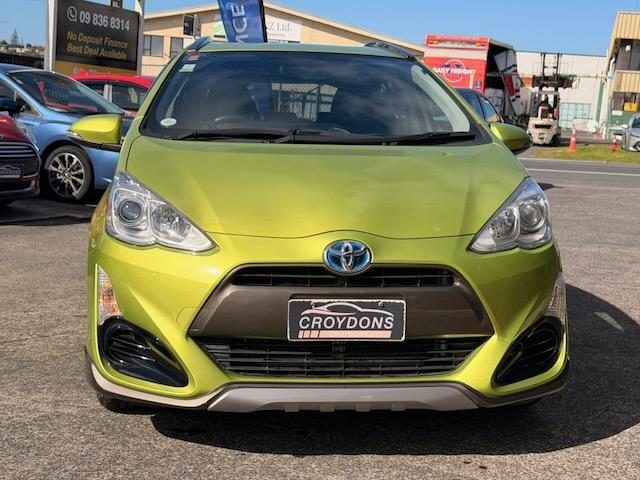 2015 Toyota Aqua X Urban, photo 2
