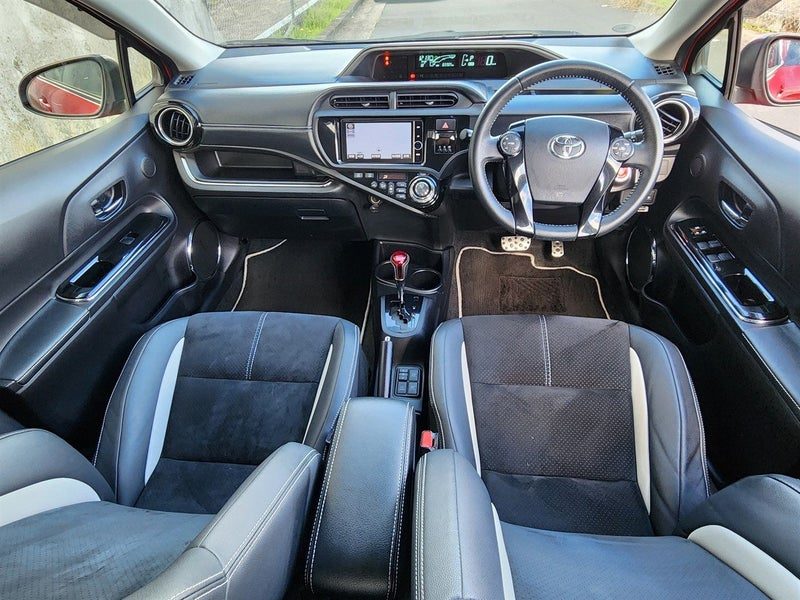 2014 Toyota Aqua, photo 3