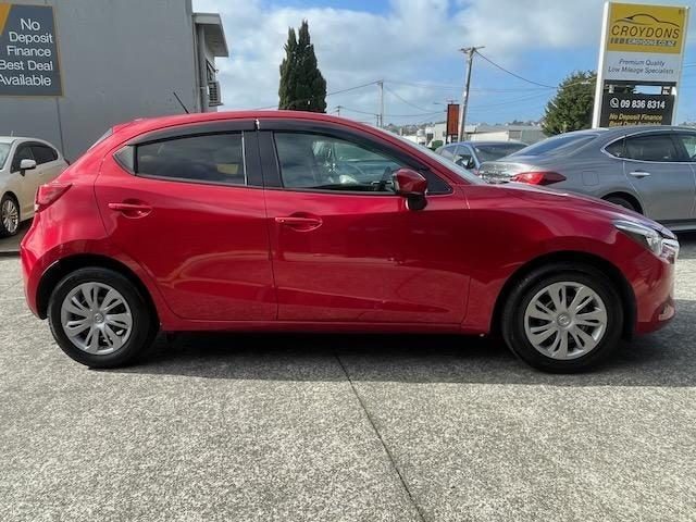 2015 Mazda Demio, photo 2