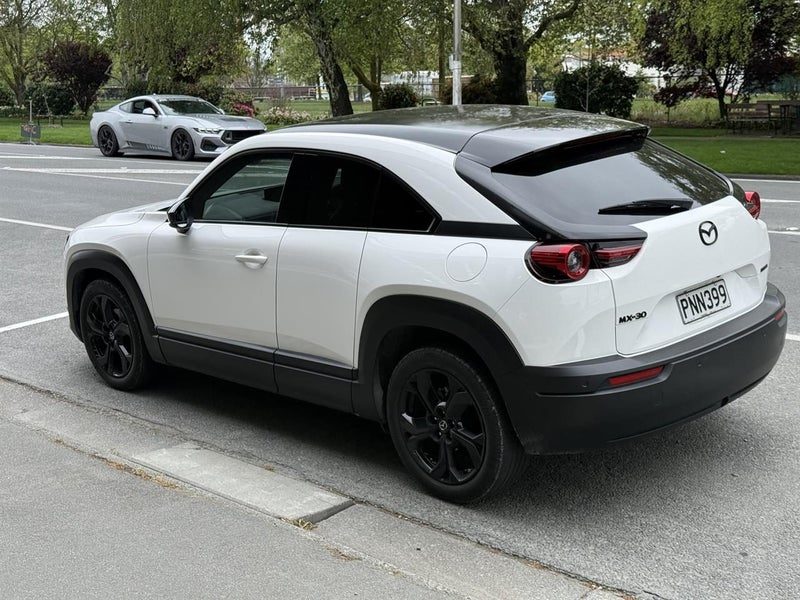2022 Mazda MX-30 Limited, photo 3