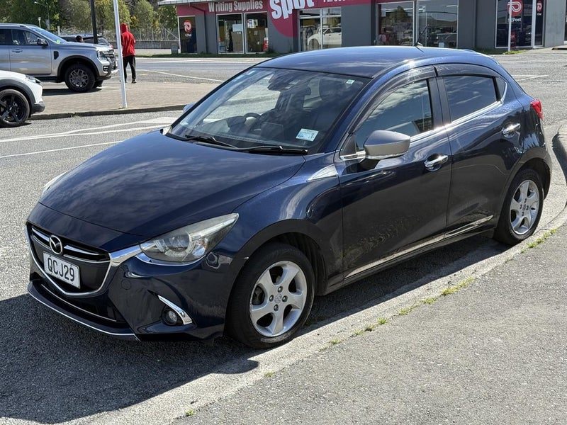 2014 Mazda Demio, photo 2