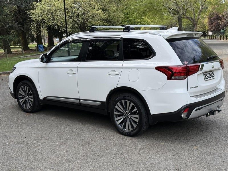 2020 Mitsubishi Outlander XLS, photo 3