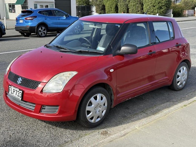 2010 Suzuki Swift GLX, photo 2