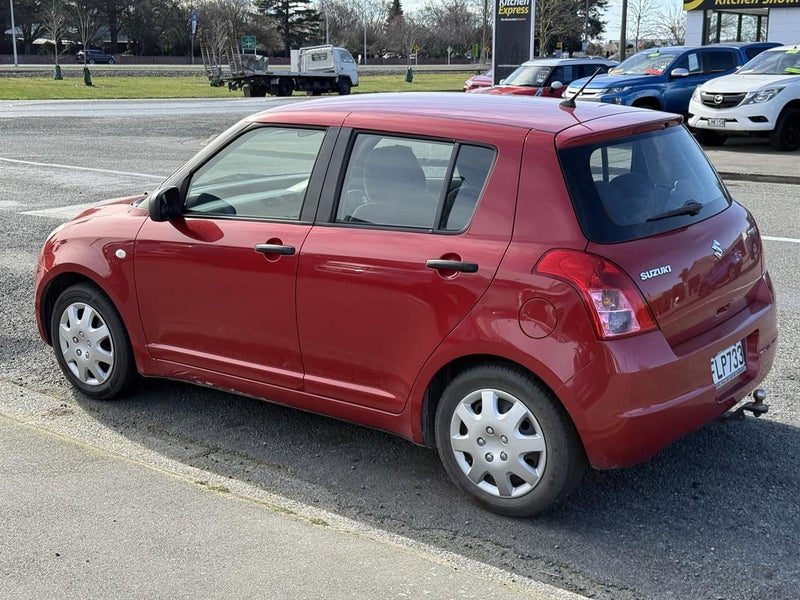 2010 Suzuki Swift GLX, photo 3
