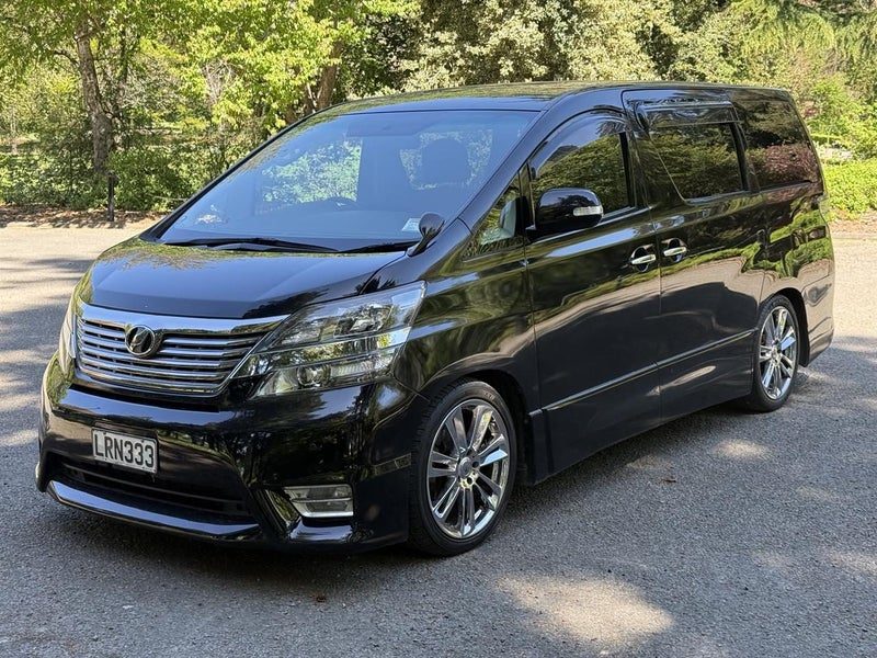 2009 Toyota Vellfire, photo 2