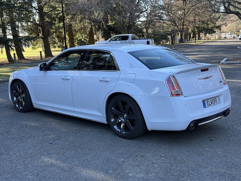 2012 Chrysler 300 SRT8, photo 3