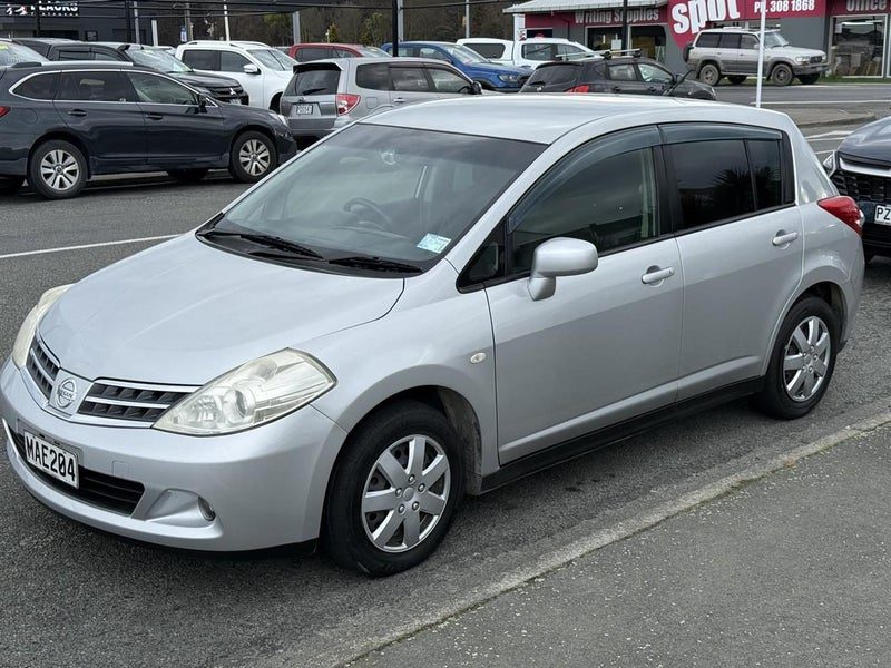 2012 Nissan Tiida, photo 2