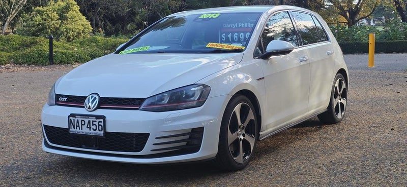 2013 Volkswagen Golf, photo 2