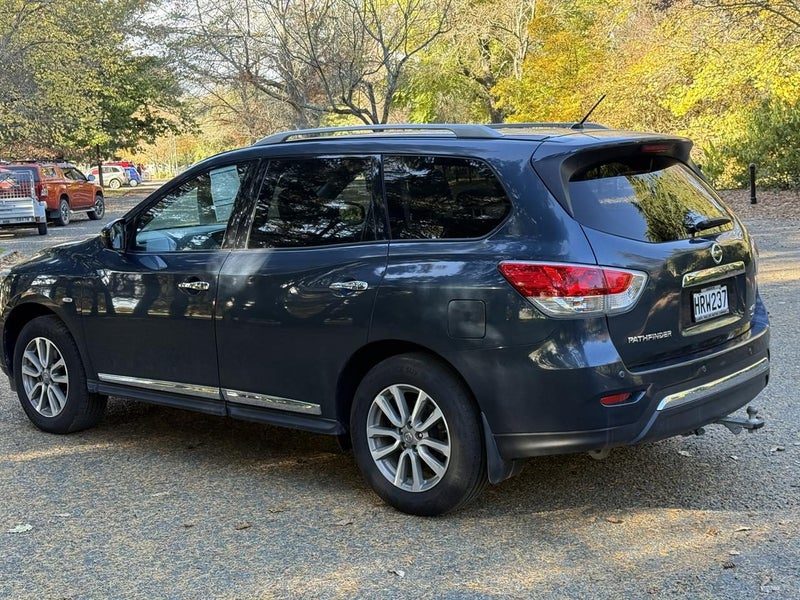 2014 Nissan Pathfinder TI, photo 3