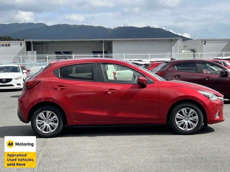 2015 Mazda Demio 13S / Save $2000, photo 3