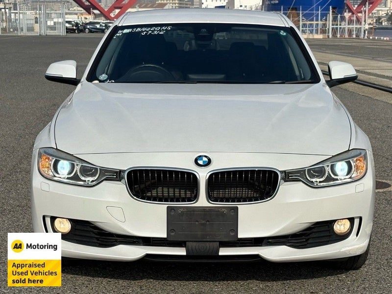 2014 BMW 320i Low 41,000kms / Cruise, photo 2