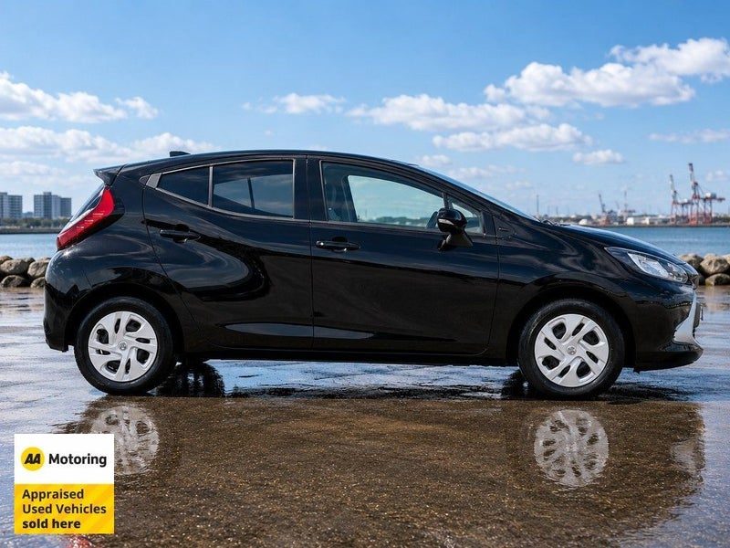 2024 Toyota Aqua Hybrid | New Shape | Low kms, photo 2