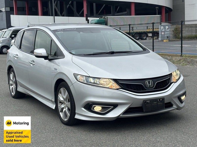 2015 Honda Jade Hybrid / Cruise / 6 Seats
