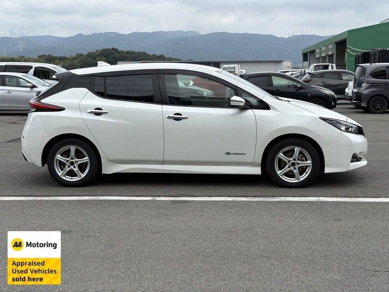 2021 Nissan Leaf 40kWh / Low 59,000kms / 12 Bars, photo 2