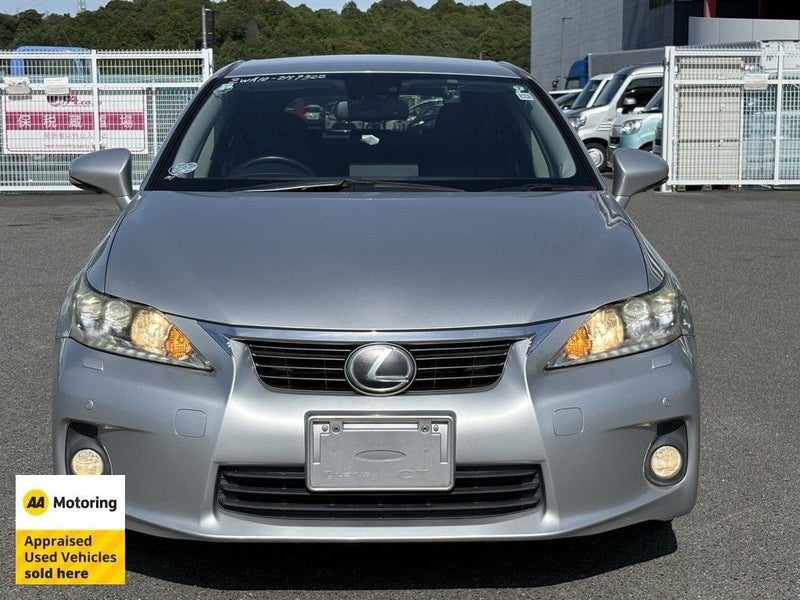 2013 Lexus CT 200h Hybrid / Safety Package, photo 2
