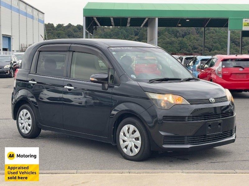 2012 Toyota Spade 15G Corolla / Economical