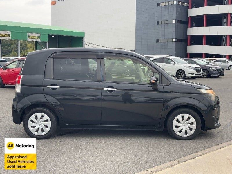 2012 Toyota Spade 15G Corolla / Economical, photo 3