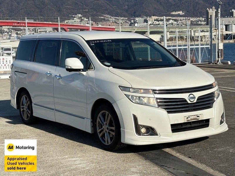 2013 Nissan Elgrand Highway Star / 8 Seats