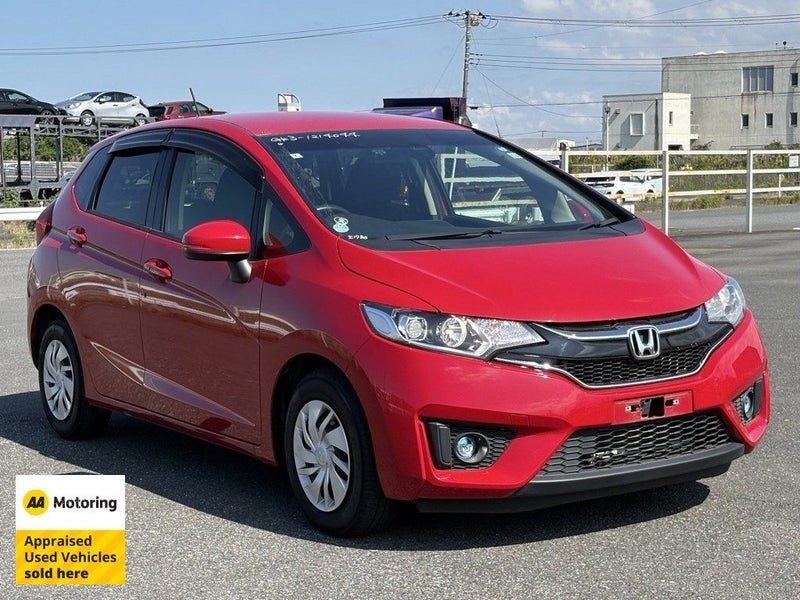 2016 Honda Fit 13G / Low 49,000kms