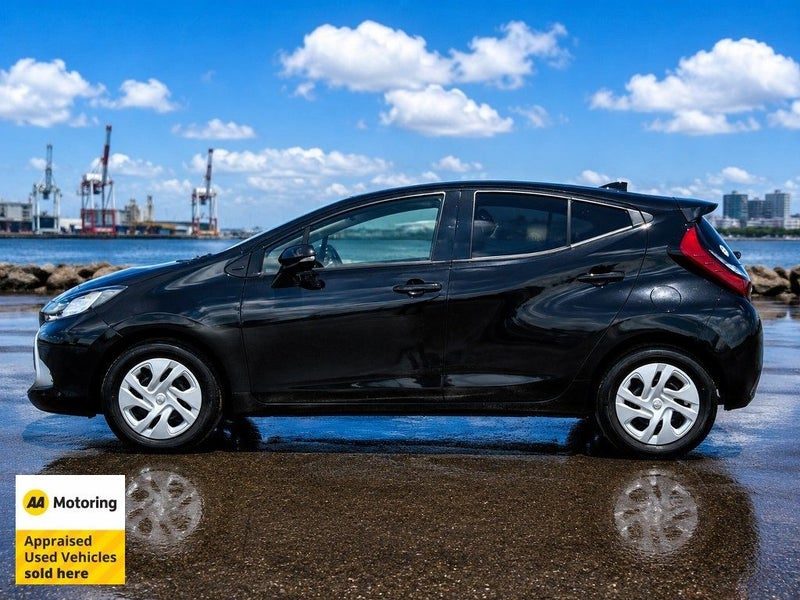 2024 Toyota Aqua Hybrid | New Shape | Low kms, photo 3