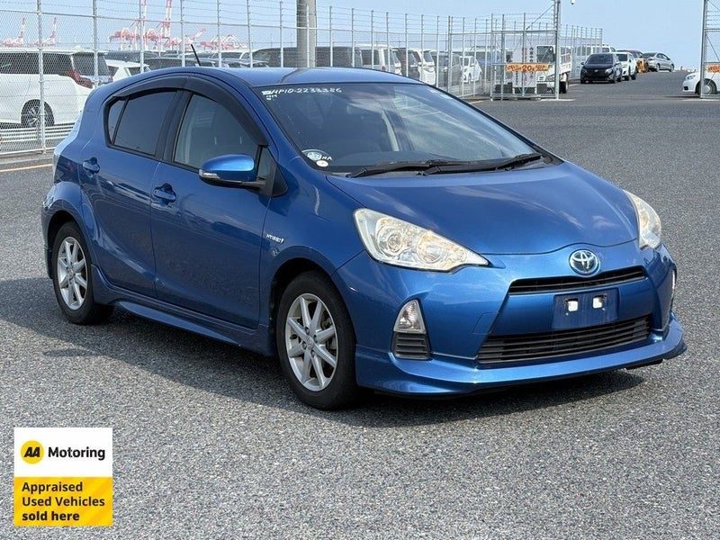 2013 Toyota Aqua Hybrid / Aero Pack / Leather, main photo