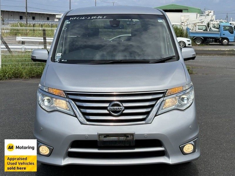 2015 Nissan Serena Hybrid Highway Star, photo 2