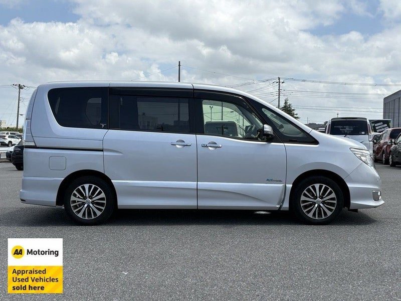 2015 Nissan Serena Hybrid Highway Star, photo 3