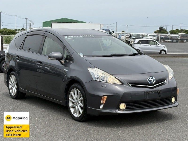 2013 Toyota Prius Alpha Hybrid Aero Touring