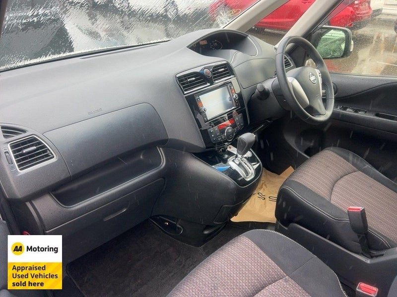 2014 Nissan Serena Highway Star Hybrid, photo 2