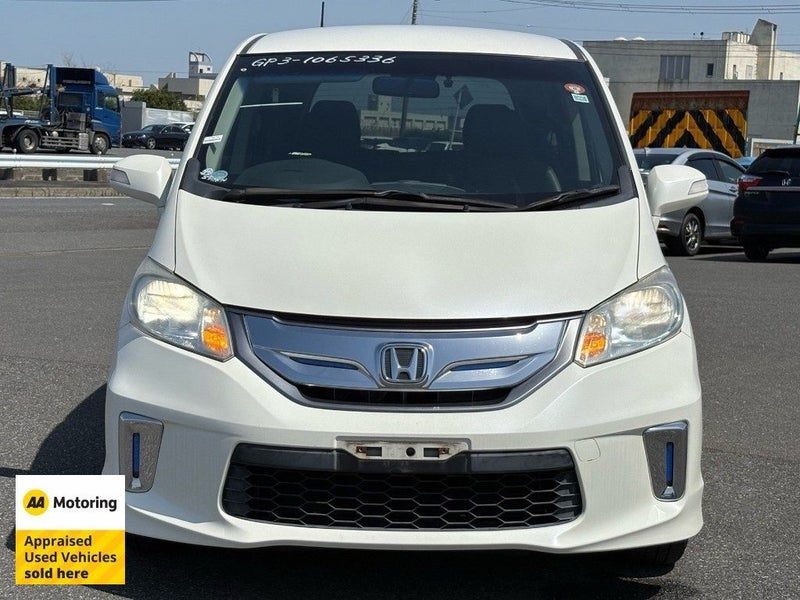 2013 Honda Freed Hybrid / 6 Seats / Cruise, photo 2