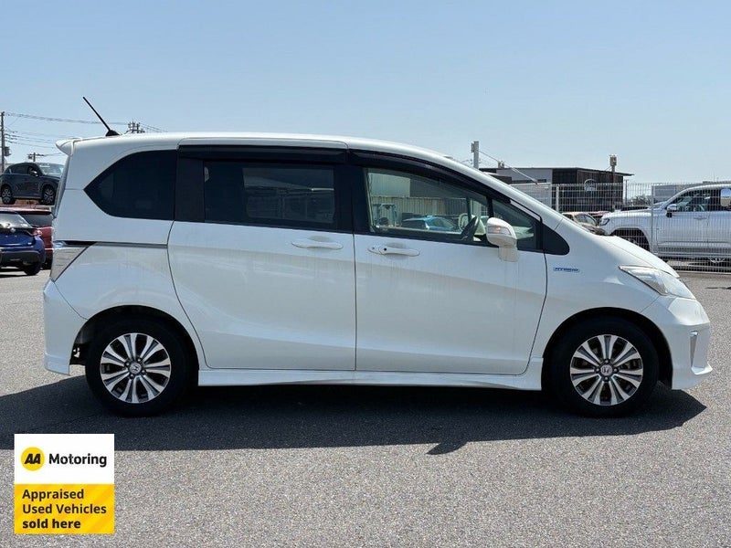 2013 Honda Freed Hybrid / 6 Seats / Cruise, photo 3