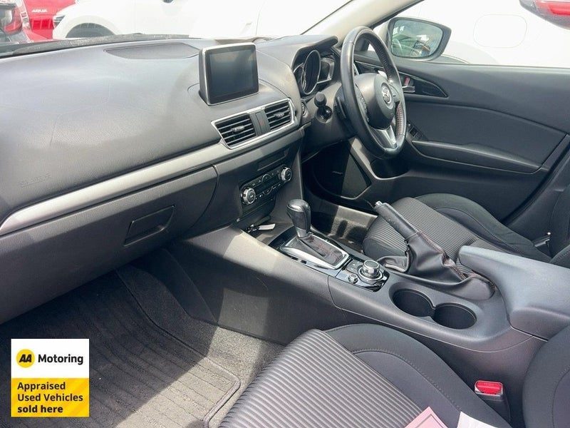 2013 Mazda Axela 20S Sports Touring, photo 2