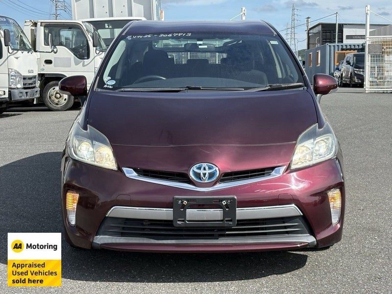 2014 Toyota Prius PHV Hybrid / Low 48kms, photo 2