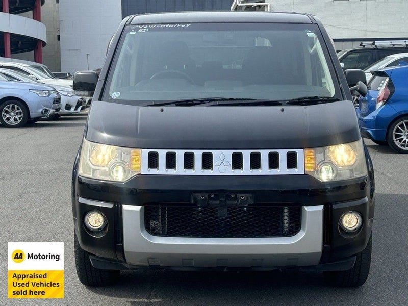 2013 Mitsubishi Delica D:5, photo 2